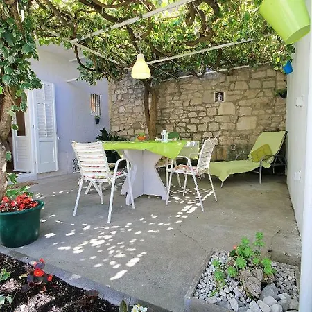 Clea Apartment *