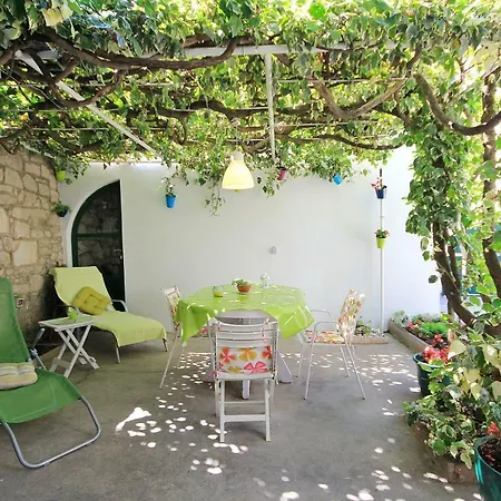 Clea Apartment *